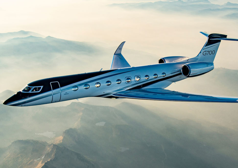 popular-private-jet-gulfstream-g700