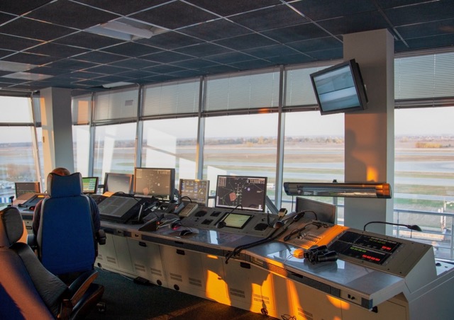 aviation-dispatchers-control-tower