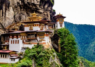 religious-temple-hide-in-the-montains